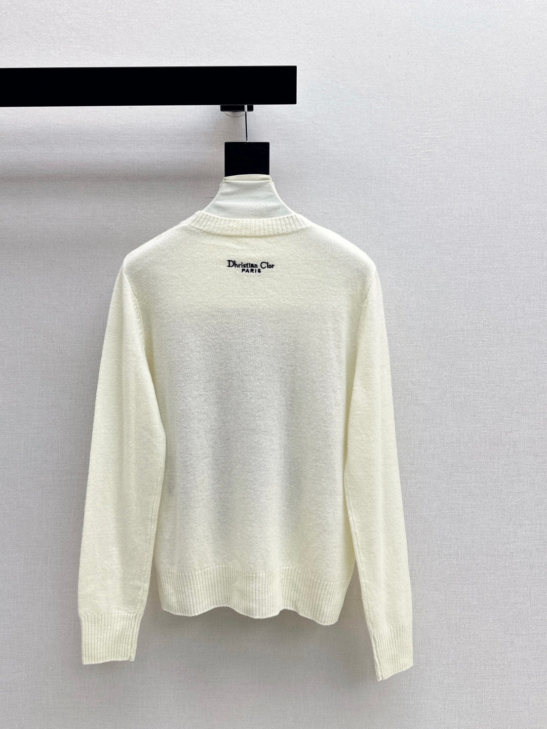 CD 25fw embroidery sweater