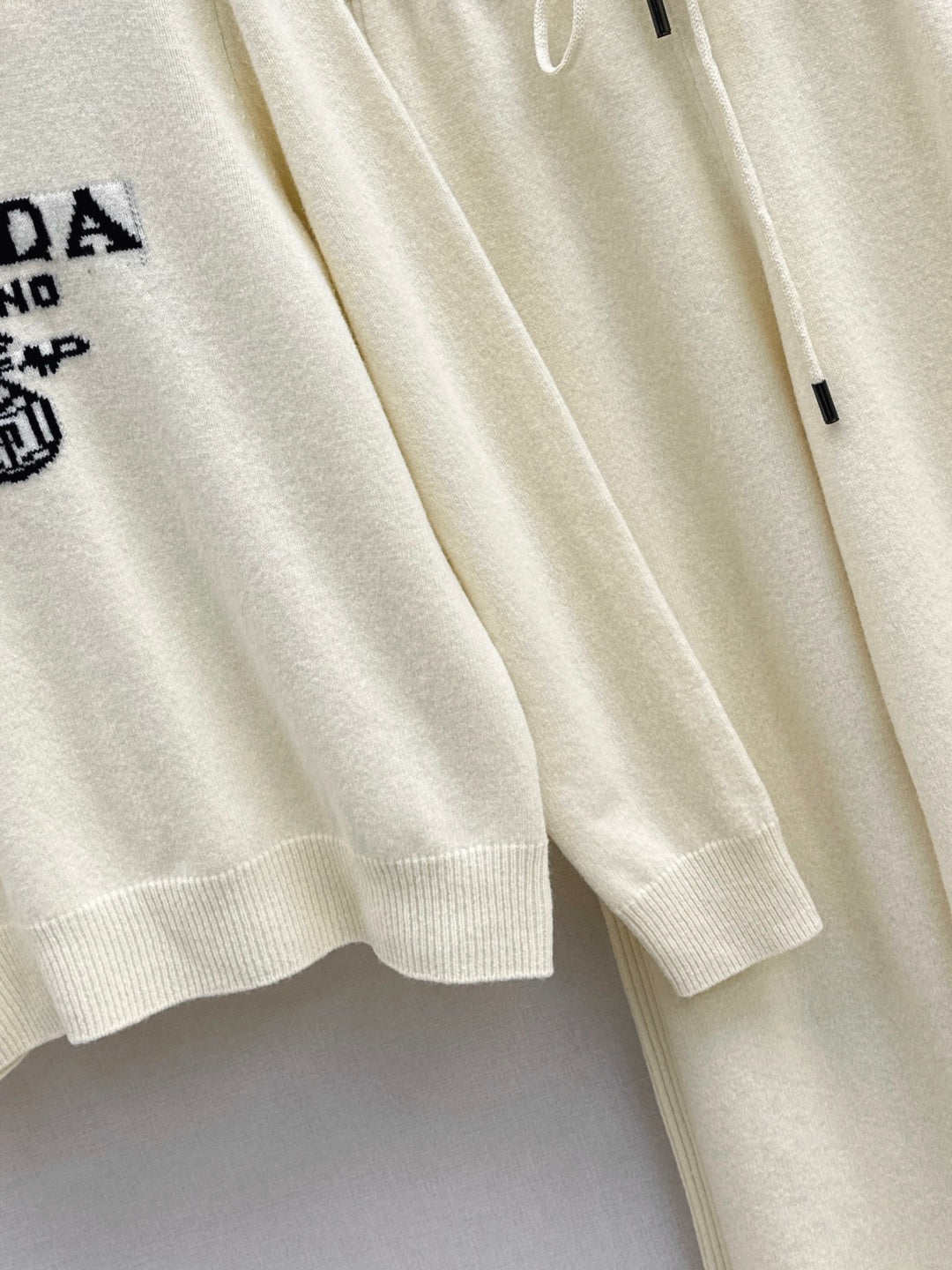 Pra 25fw sweater pants set