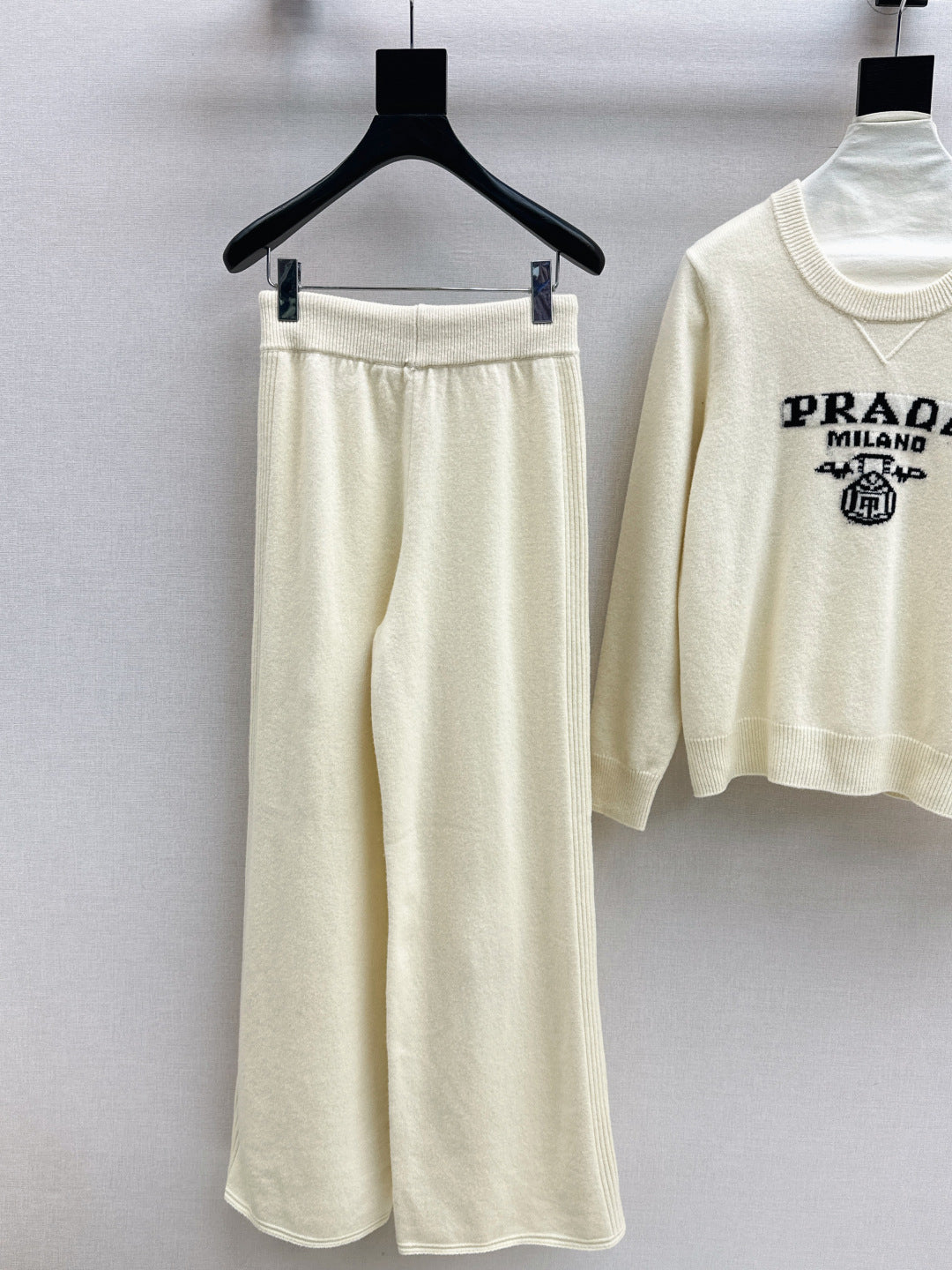 Pra 25fw sweater pants set