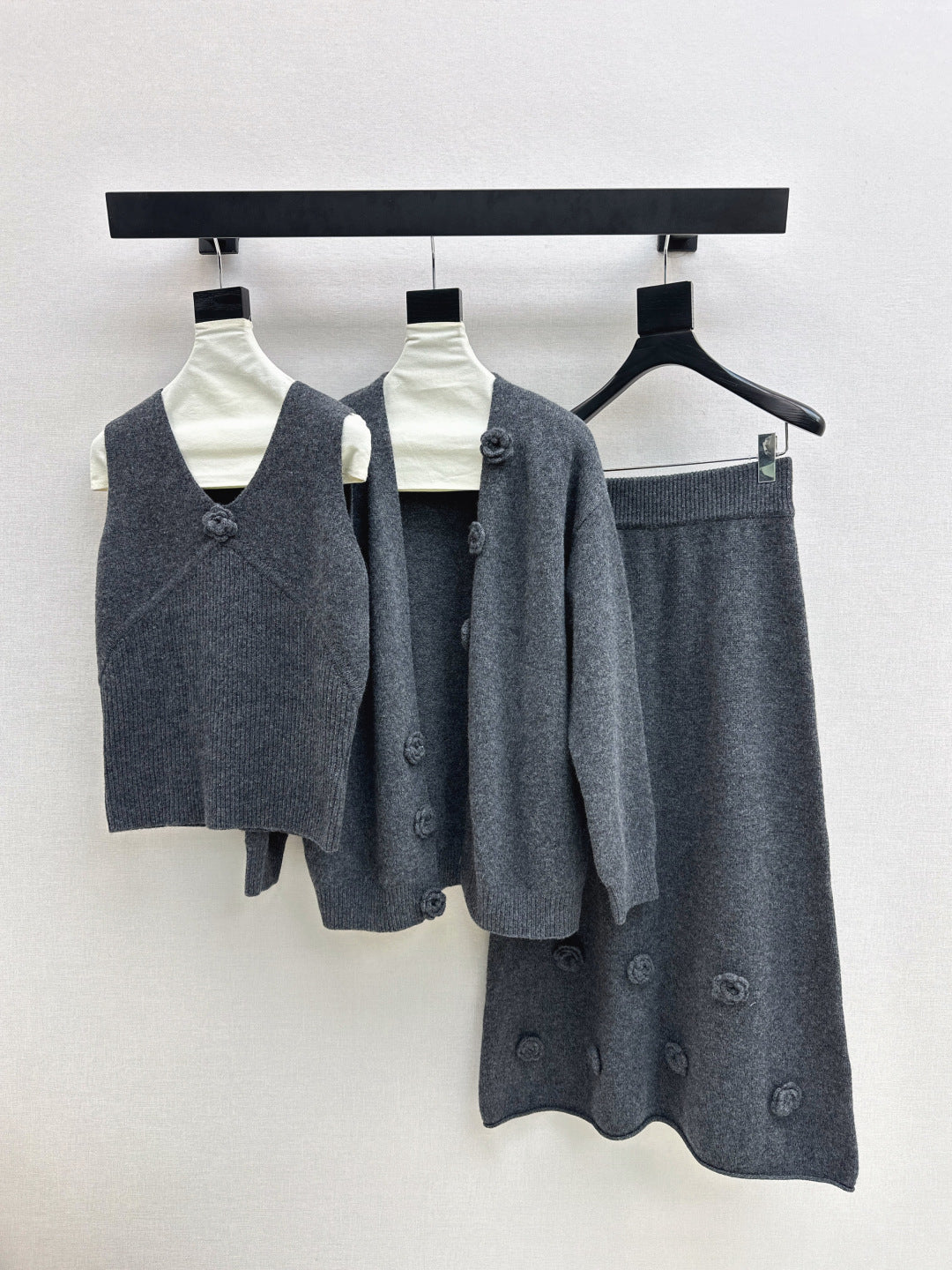 Chan 25fw vest cardigan skirt set