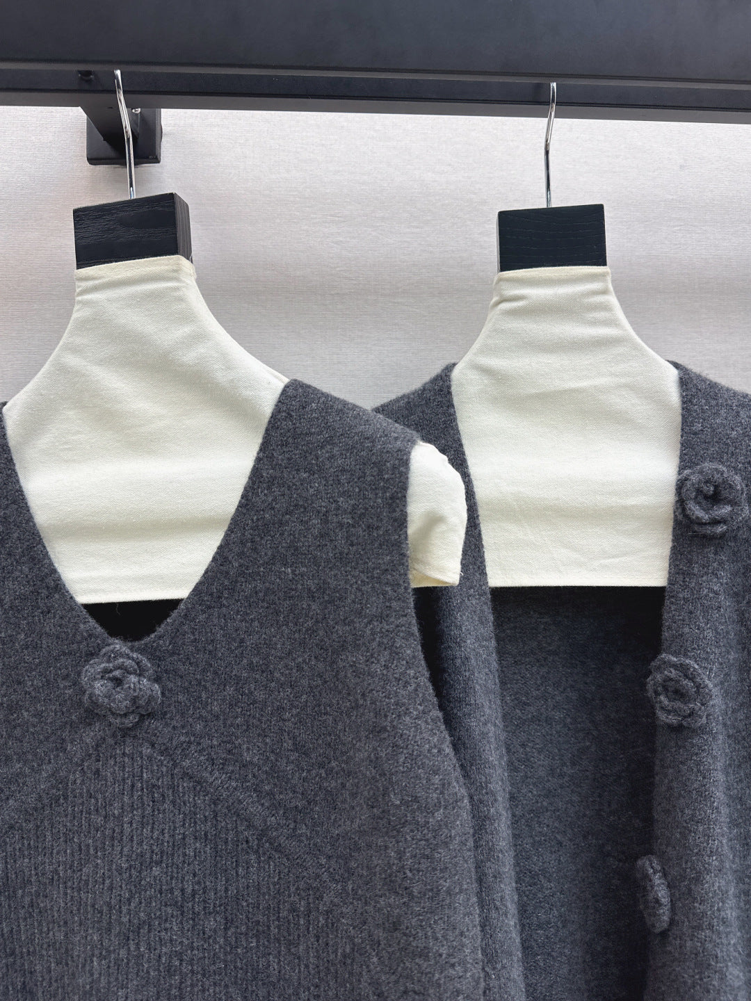 Chan 25fw vest cardigan skirt set