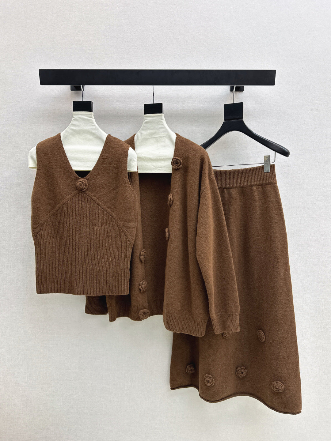 Chan 25fw vest cardigan skirt set