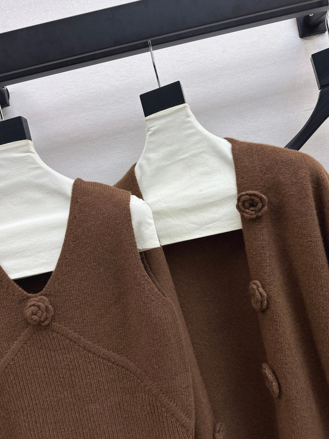 Chan 25fw vest cardigan skirt set