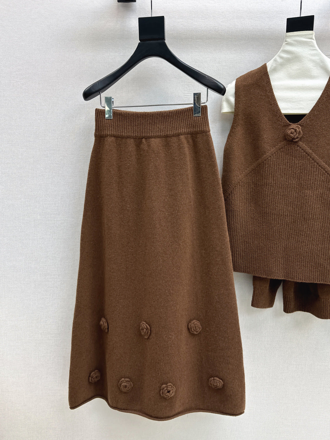 Chan 25fw vest cardigan skirt set