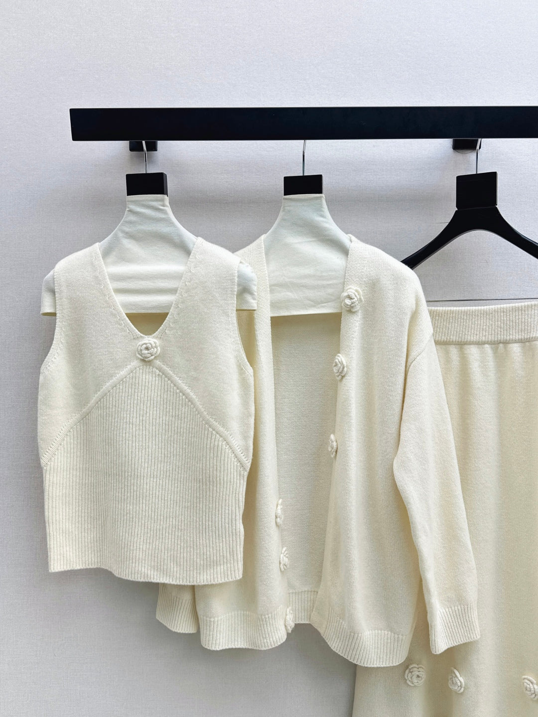 Chan 25fw vest cardigan skirt set