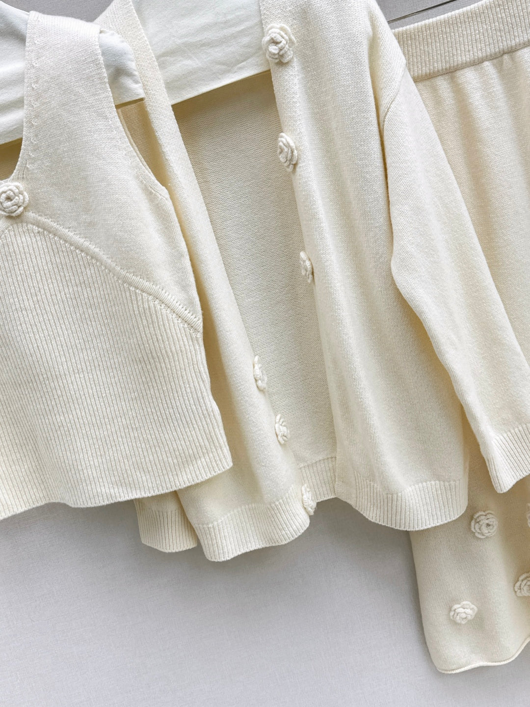 Chan 25fw vest cardigan skirt set