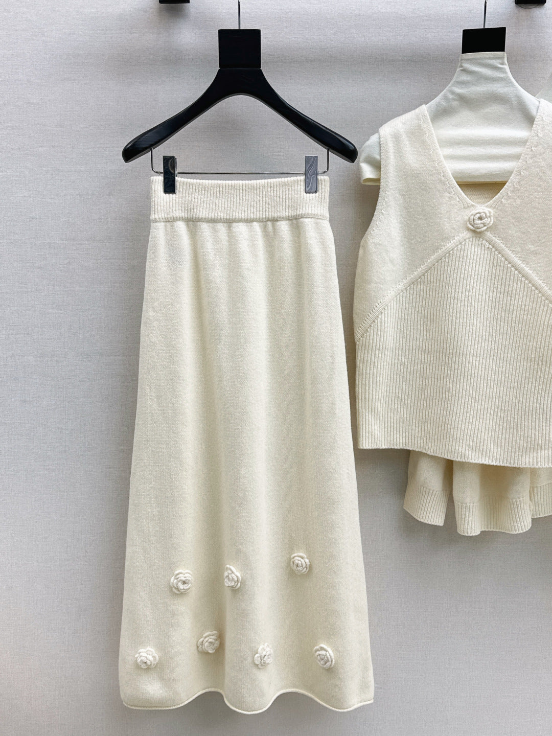 Chan 25fw vest cardigan skirt set