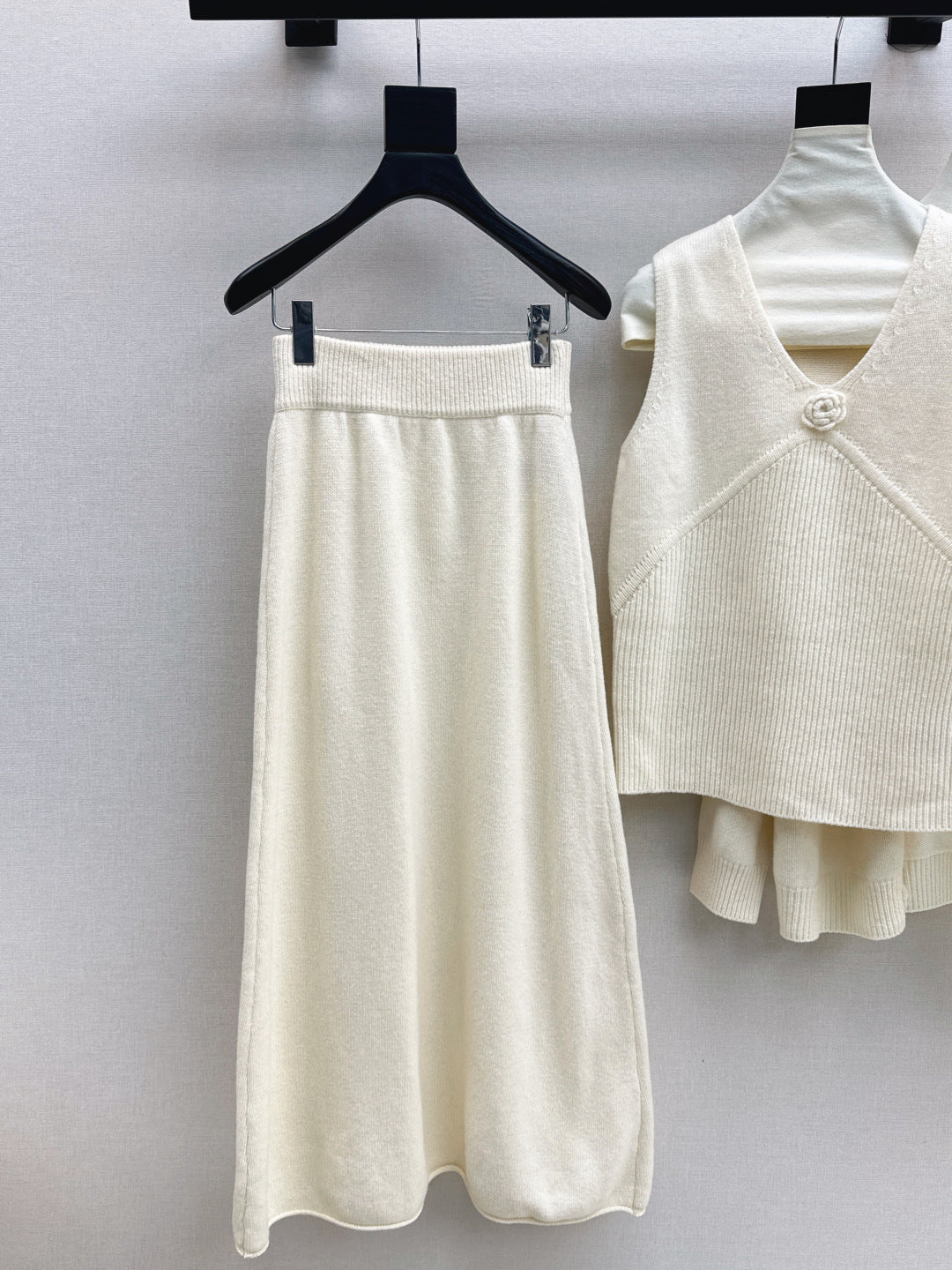 Chan 25fw vest cardigan skirt set