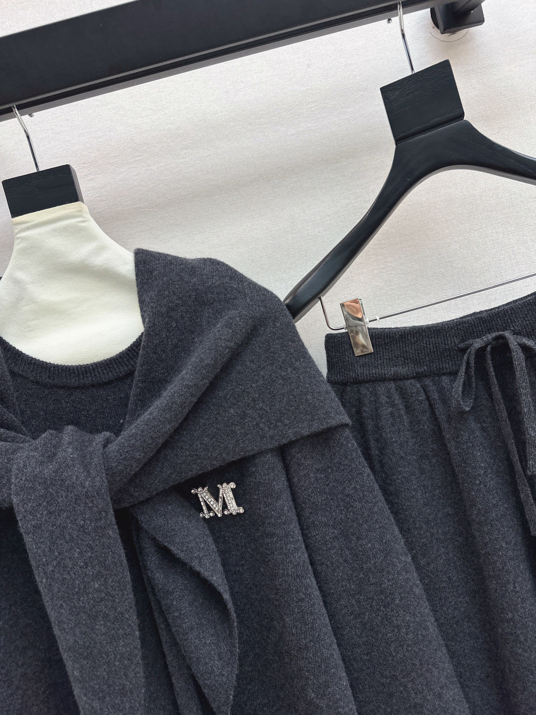 Max 25fw wool sweater+shawl wraps pants sets