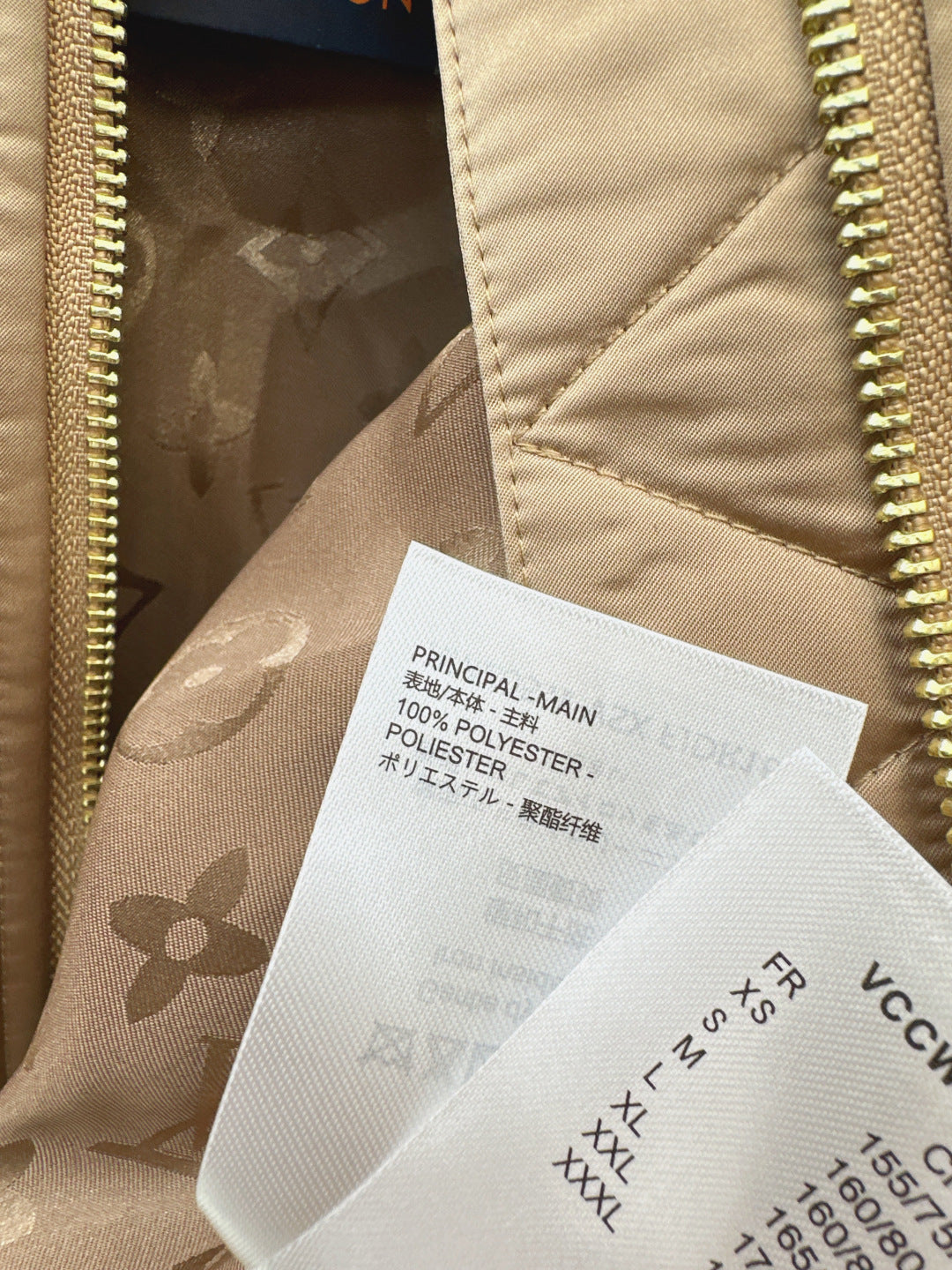 Loui 25fw  zip-up jacket