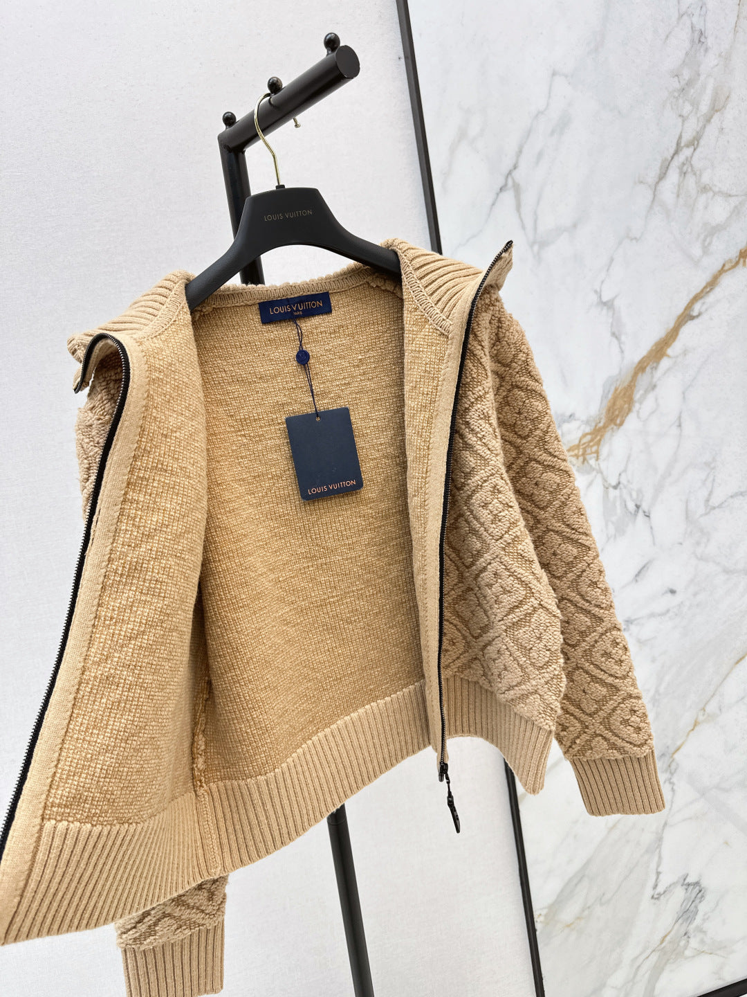 Loui 25fw hooded jacket