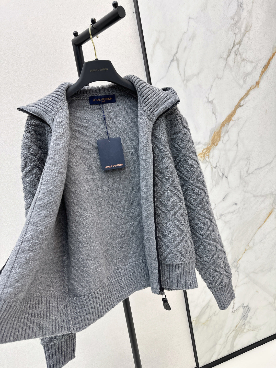 Loui 25fw hooded jacket