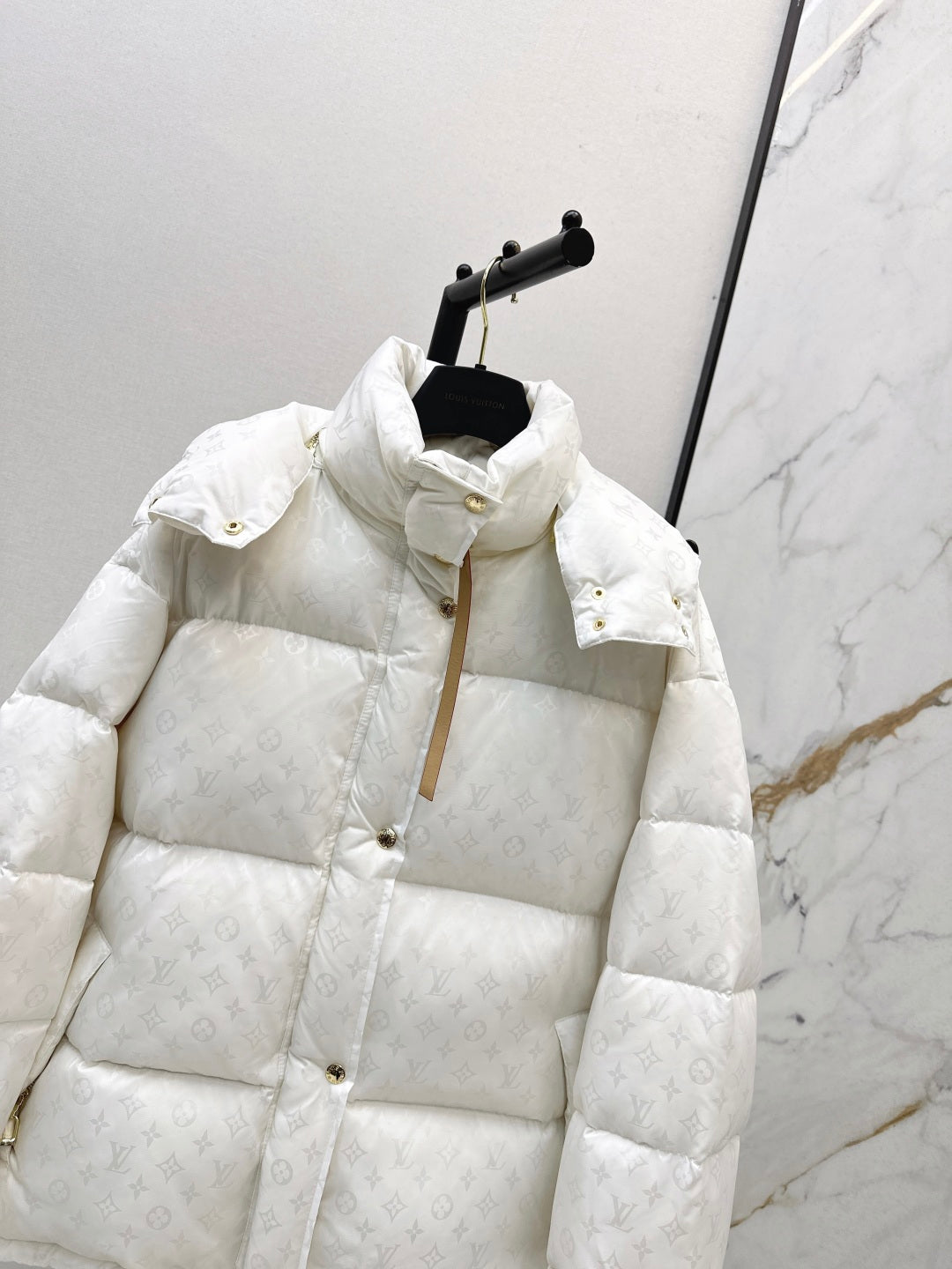 Loui 25fw down jacket