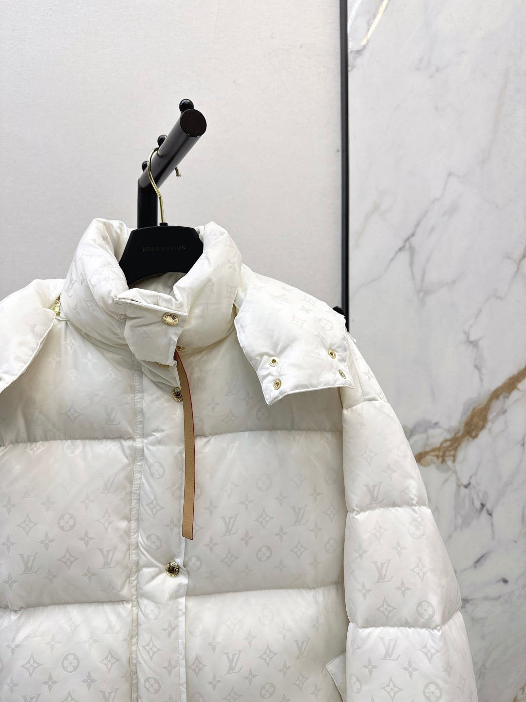 Loui 25fw down jacket