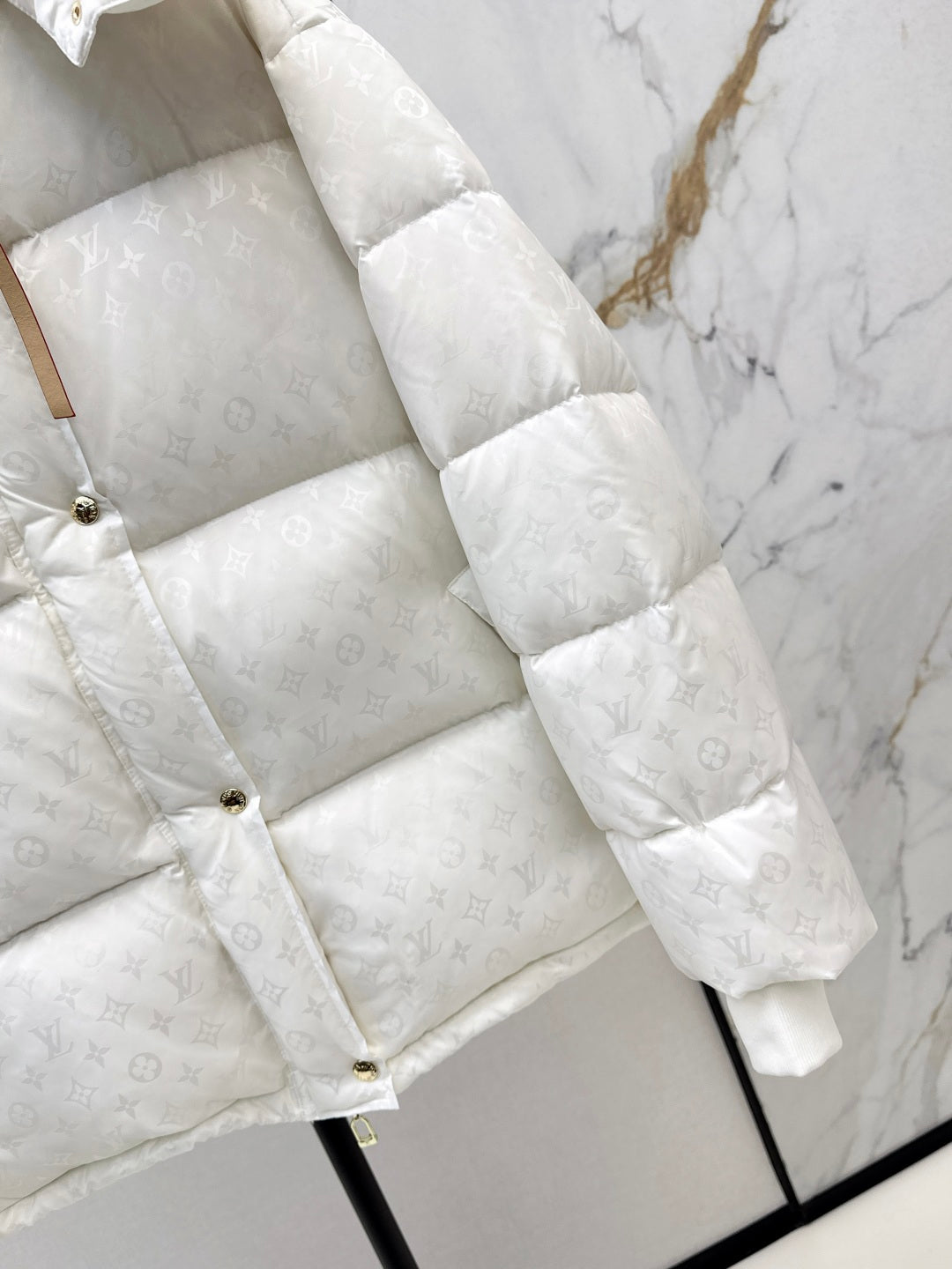 Loui 25fw down jacket