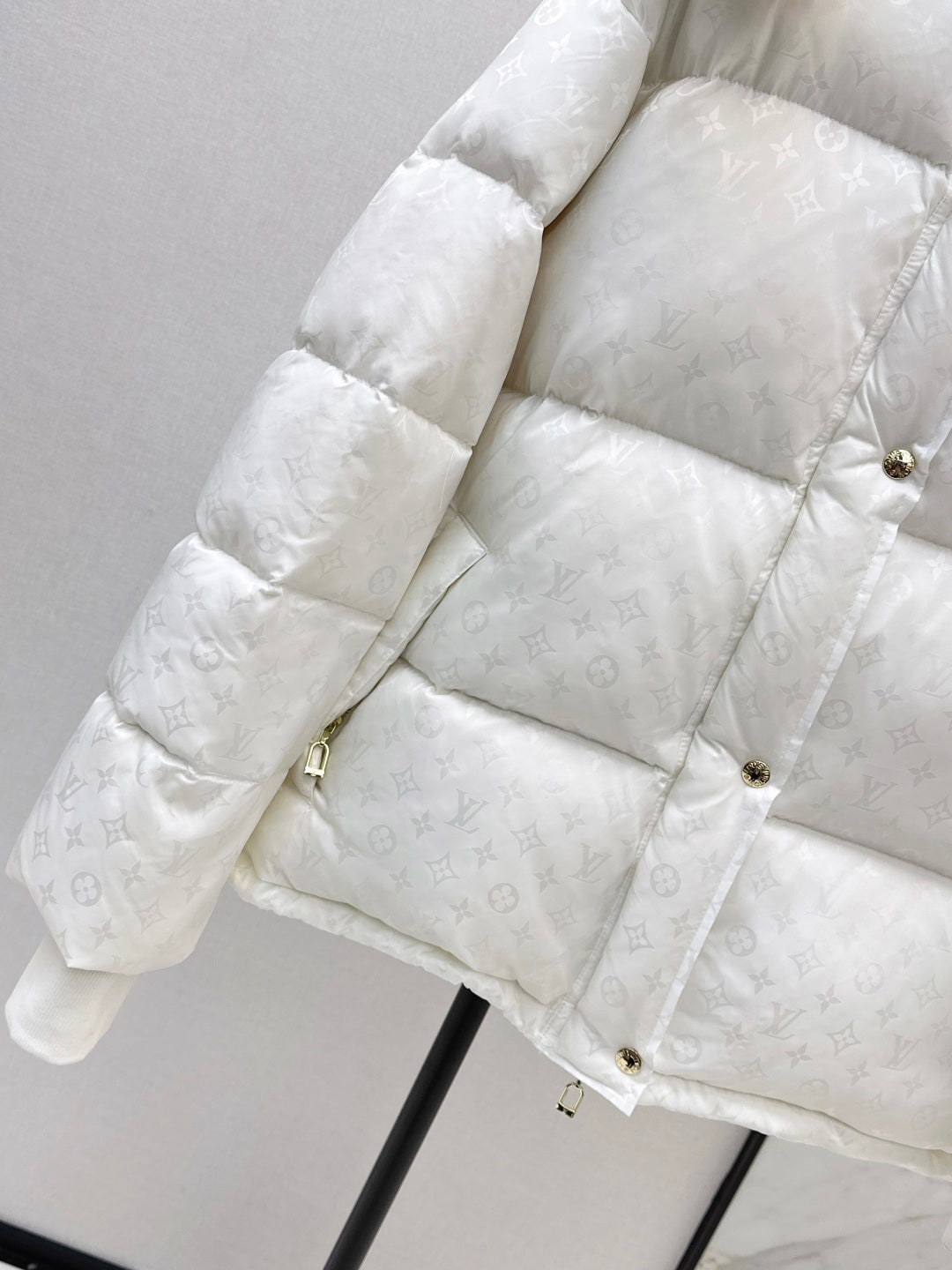 Loui 25fw down jacket