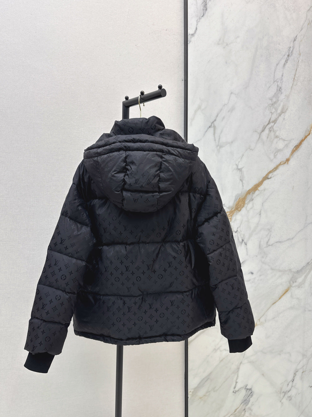 Loui 25fw down jacket