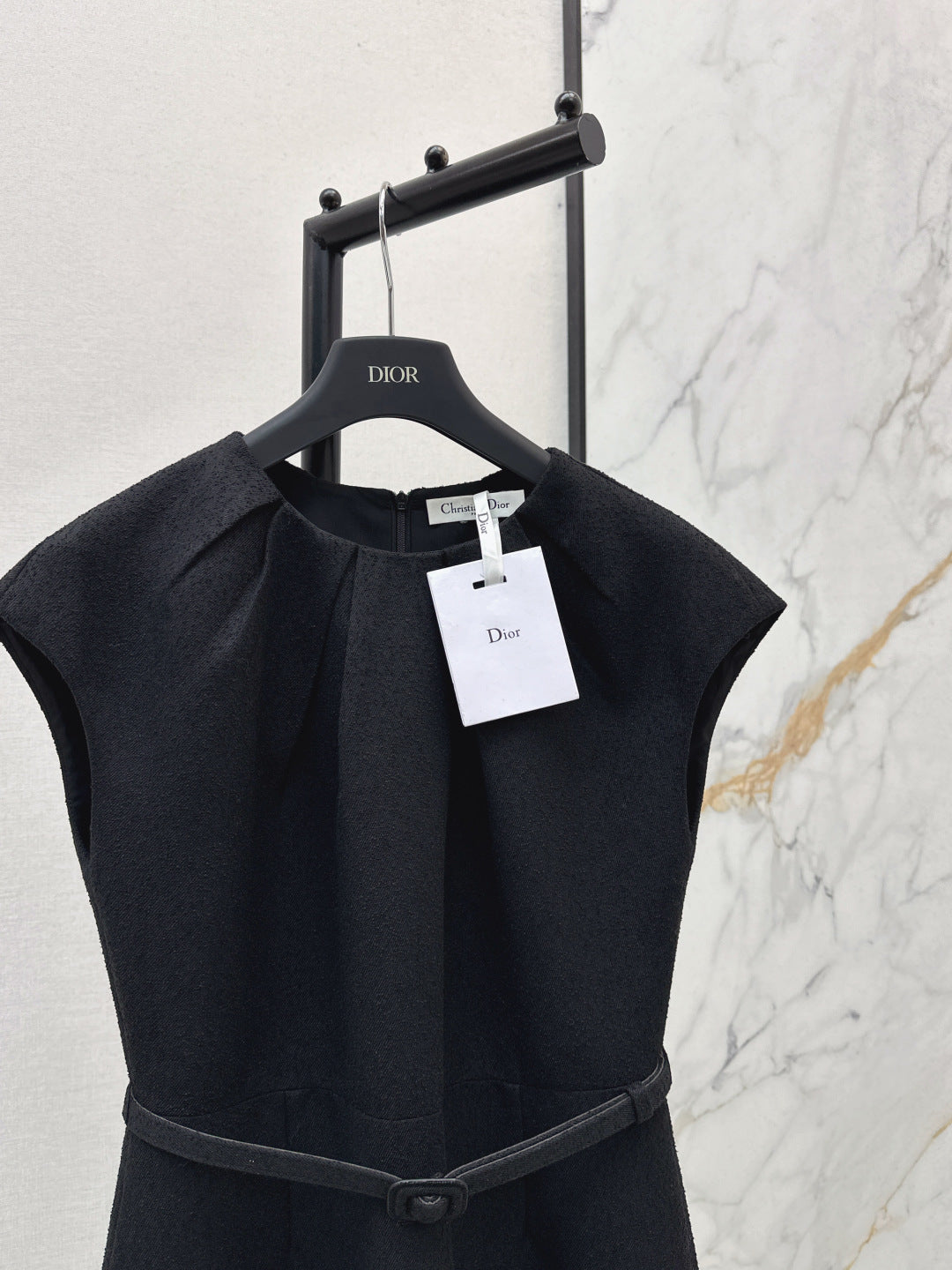 CD 25fw sleeveless dress