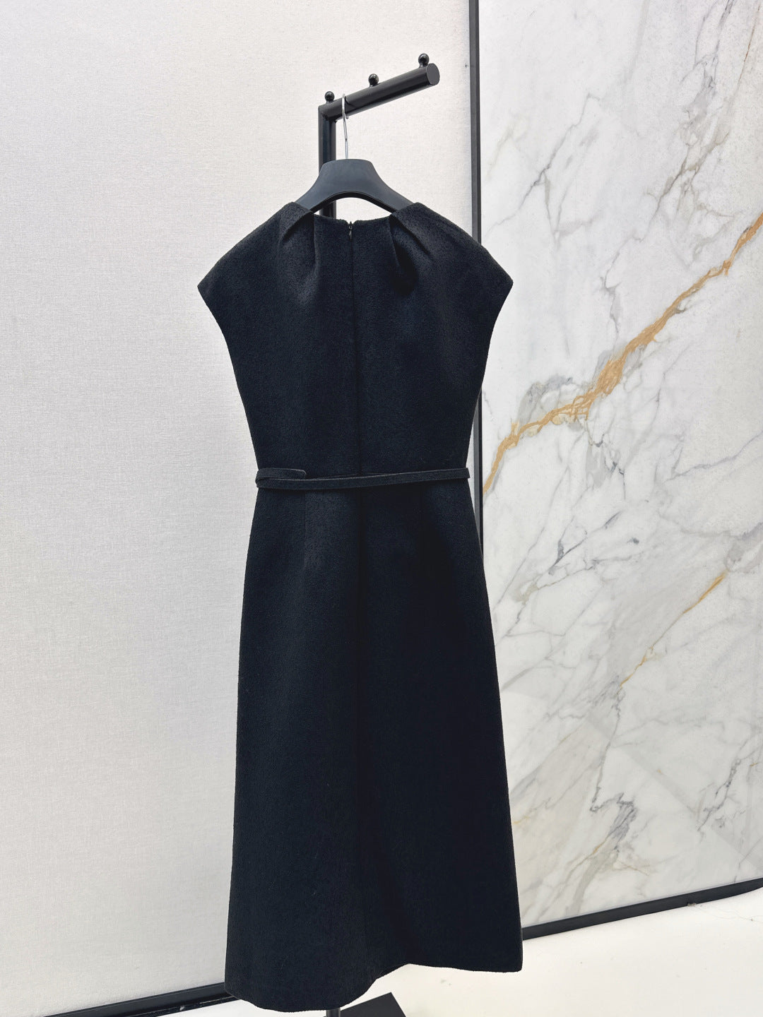 CD 25fw sleeveless dress