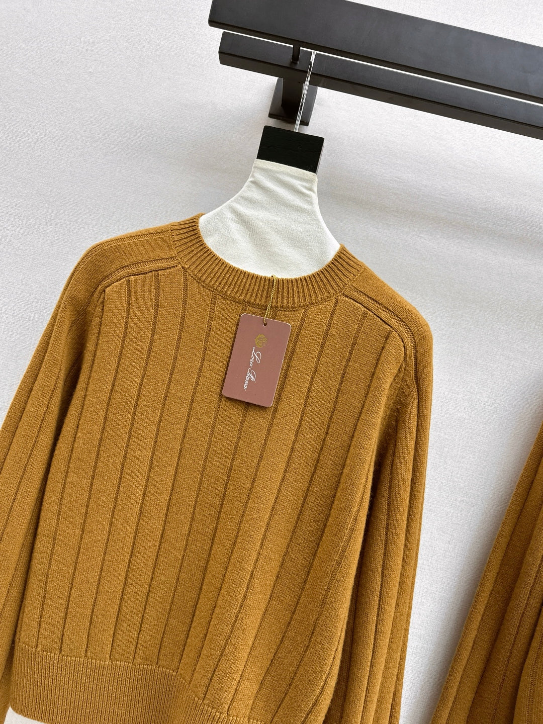 Loro 25fw wool sweater