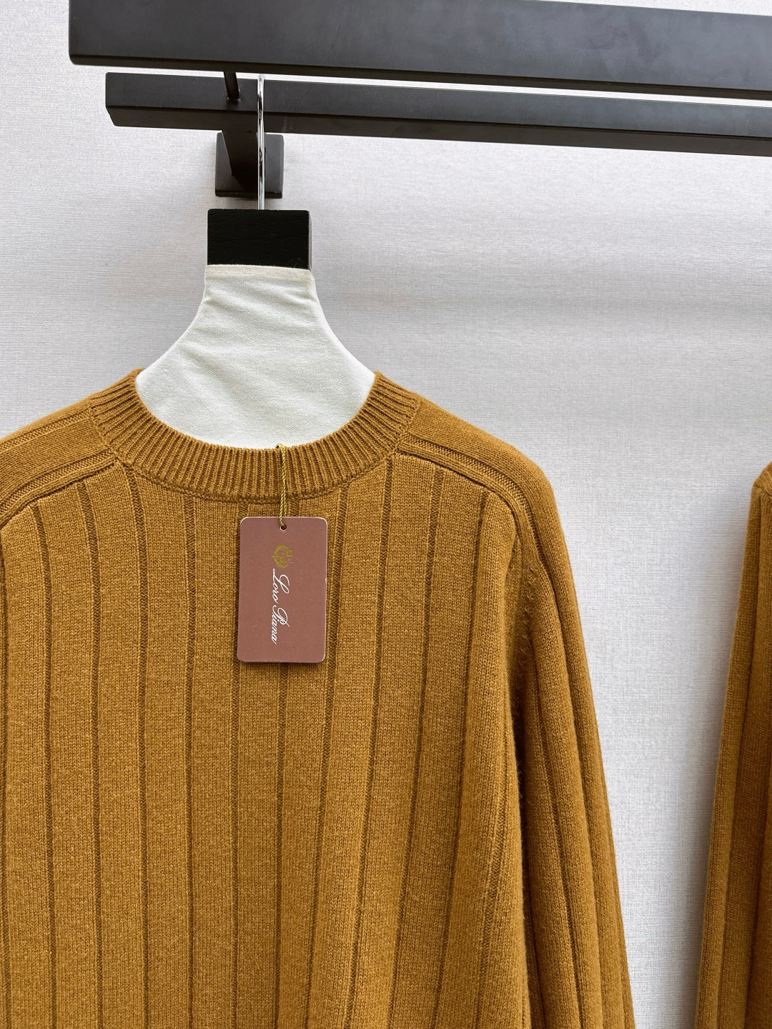 Loro 25fw wool sweater