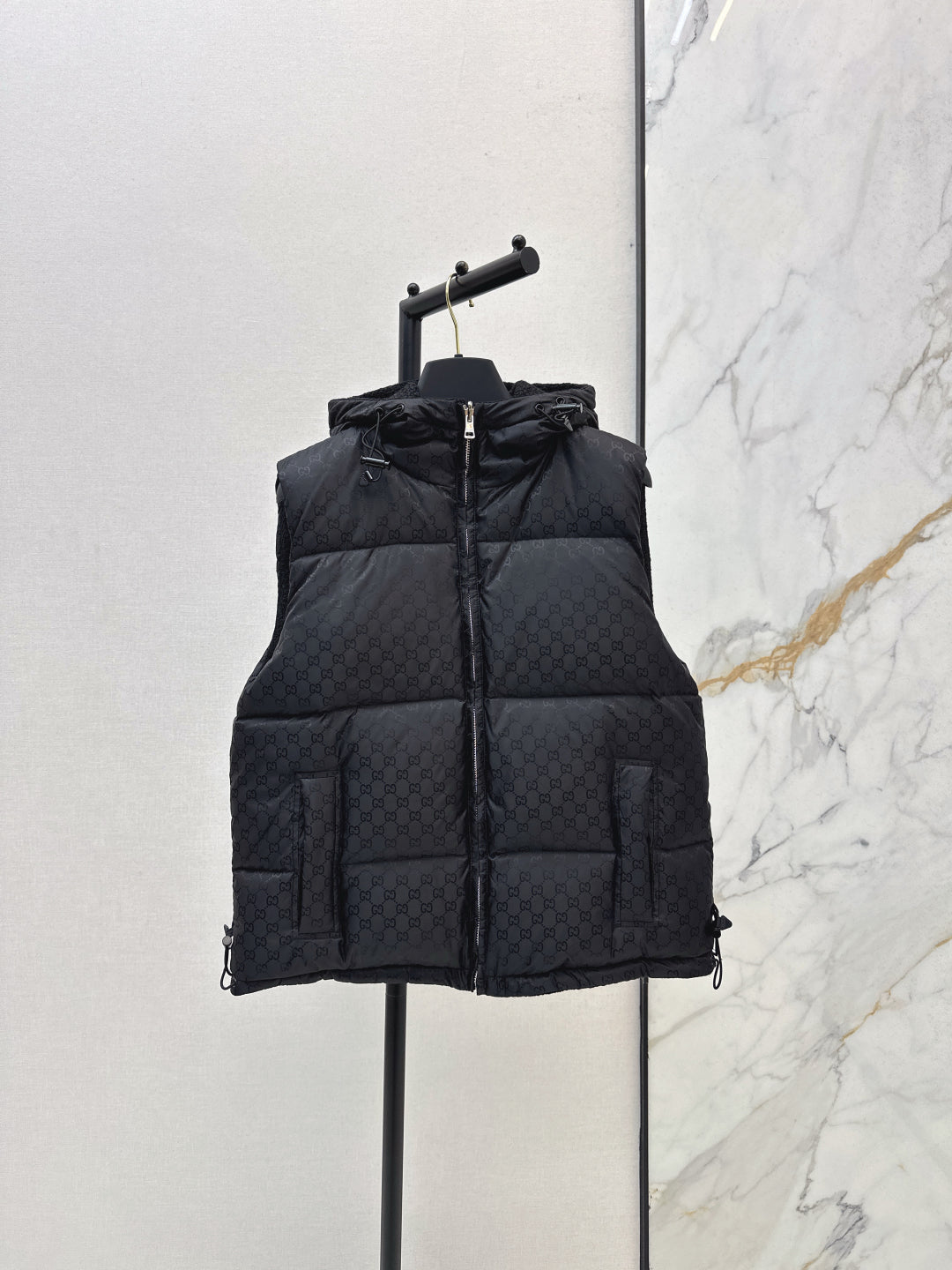 Guc 25fw reversible down vest