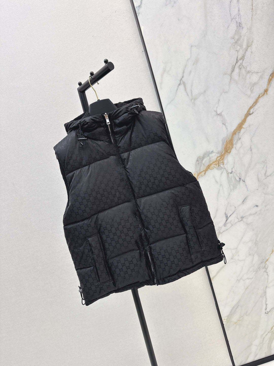 Guc 25fw reversible down vest