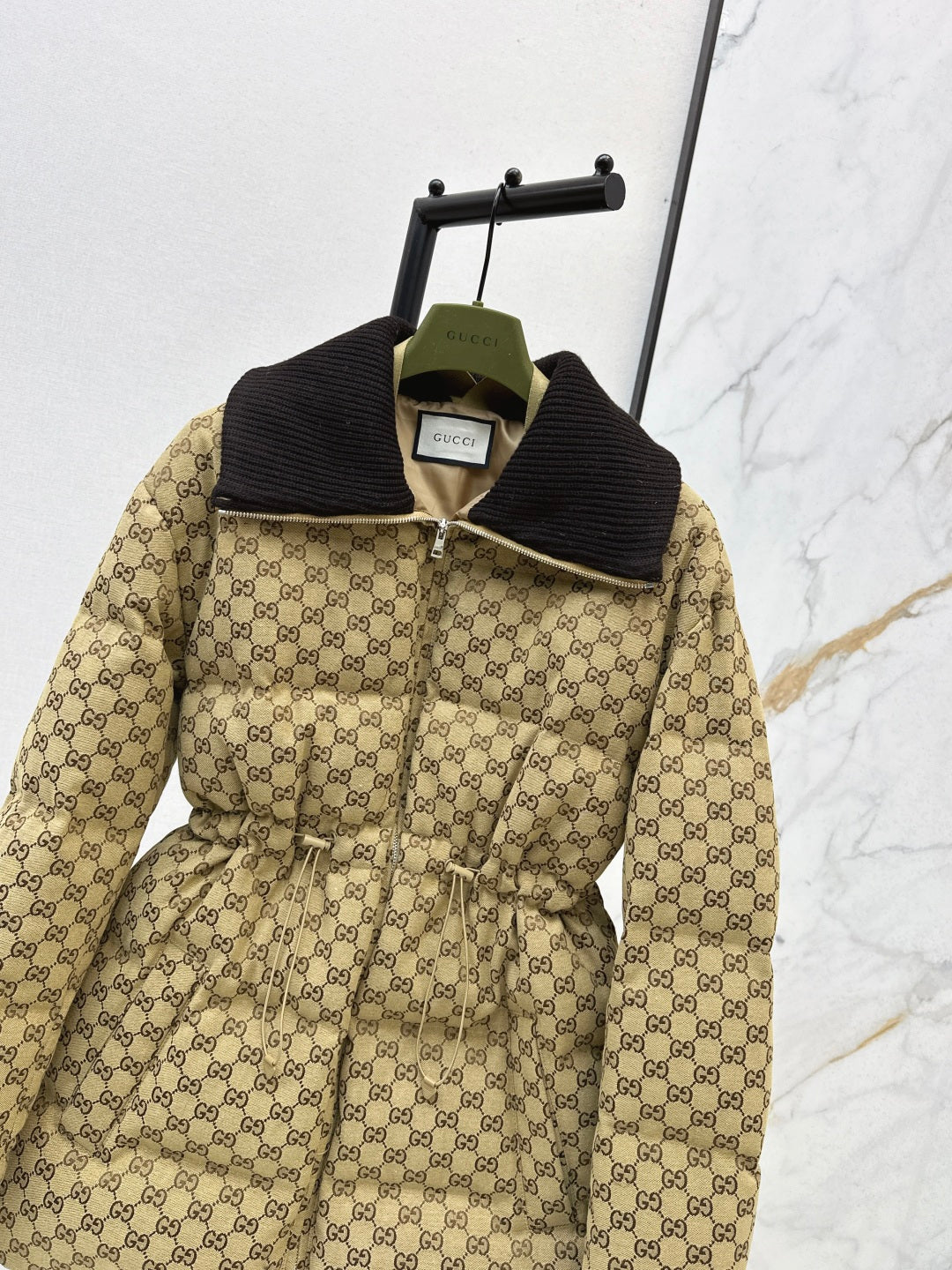 Guc 25fw down jacket