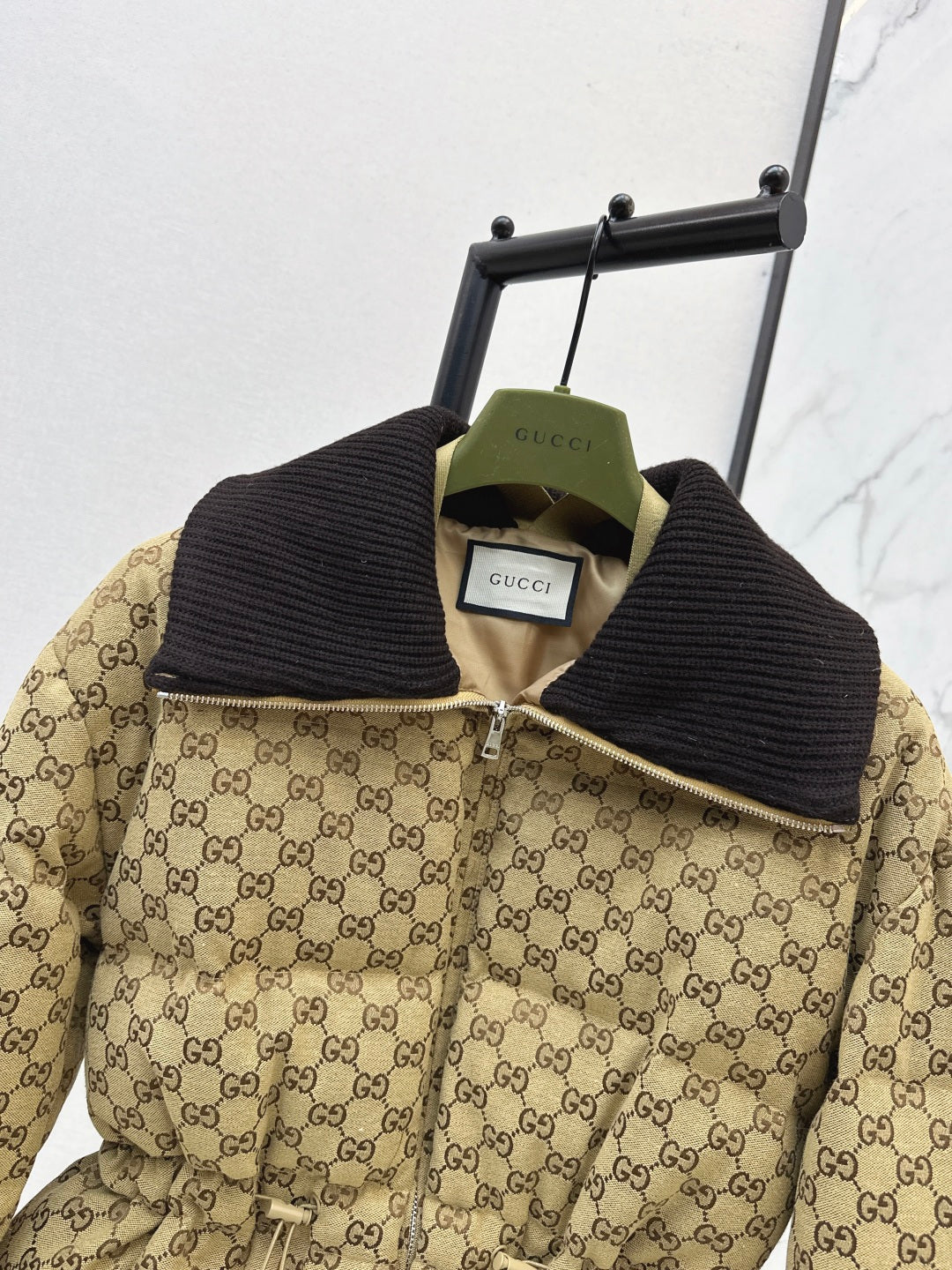 Guc 25fw down jacket