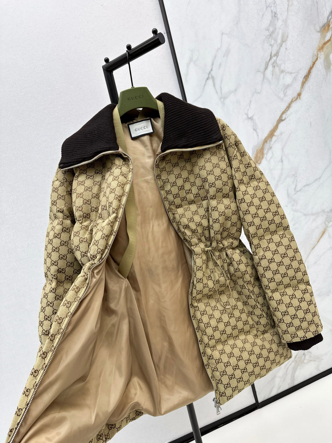 Guc 25fw down jacket