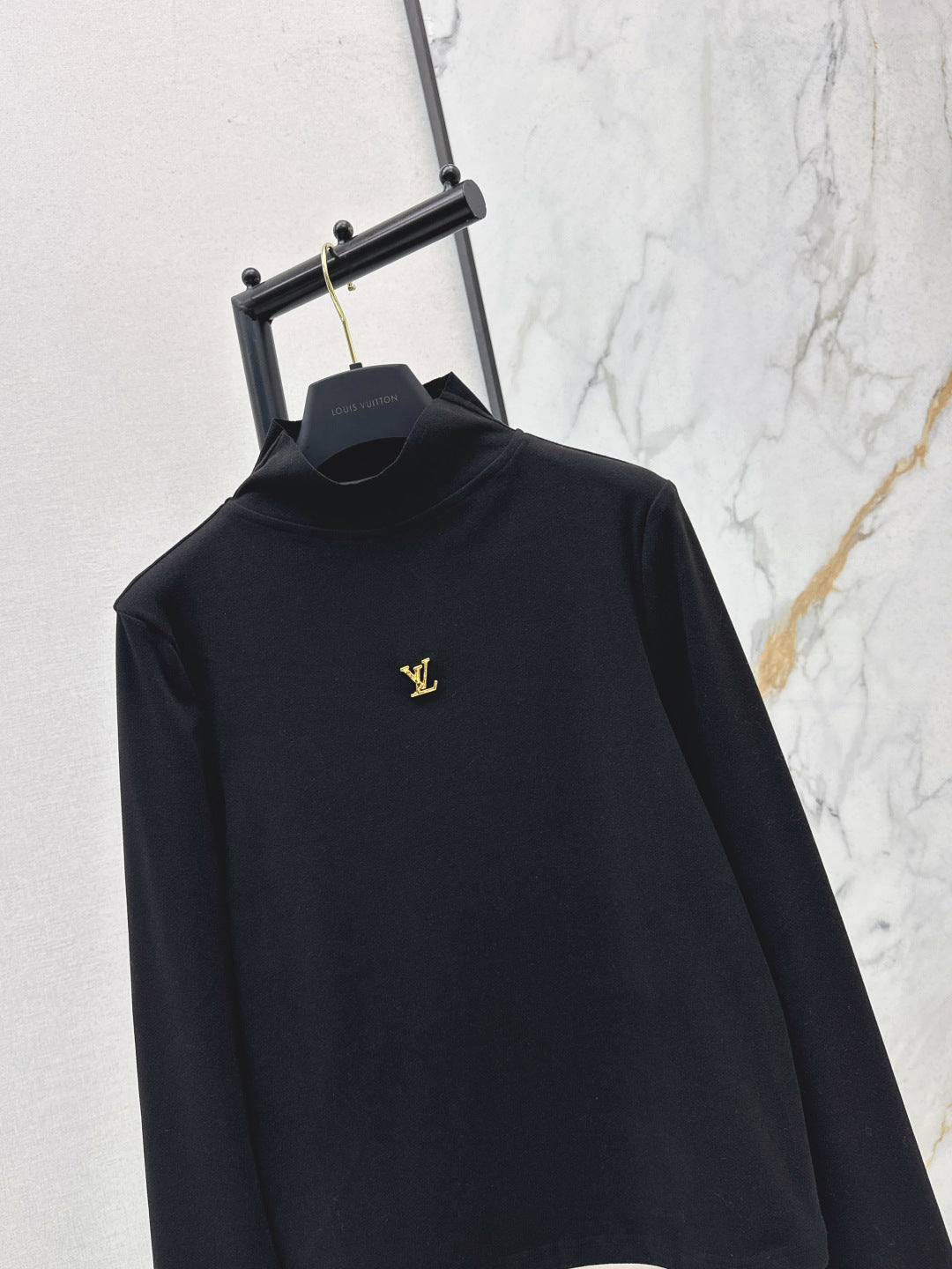 Loui 25fw base layer