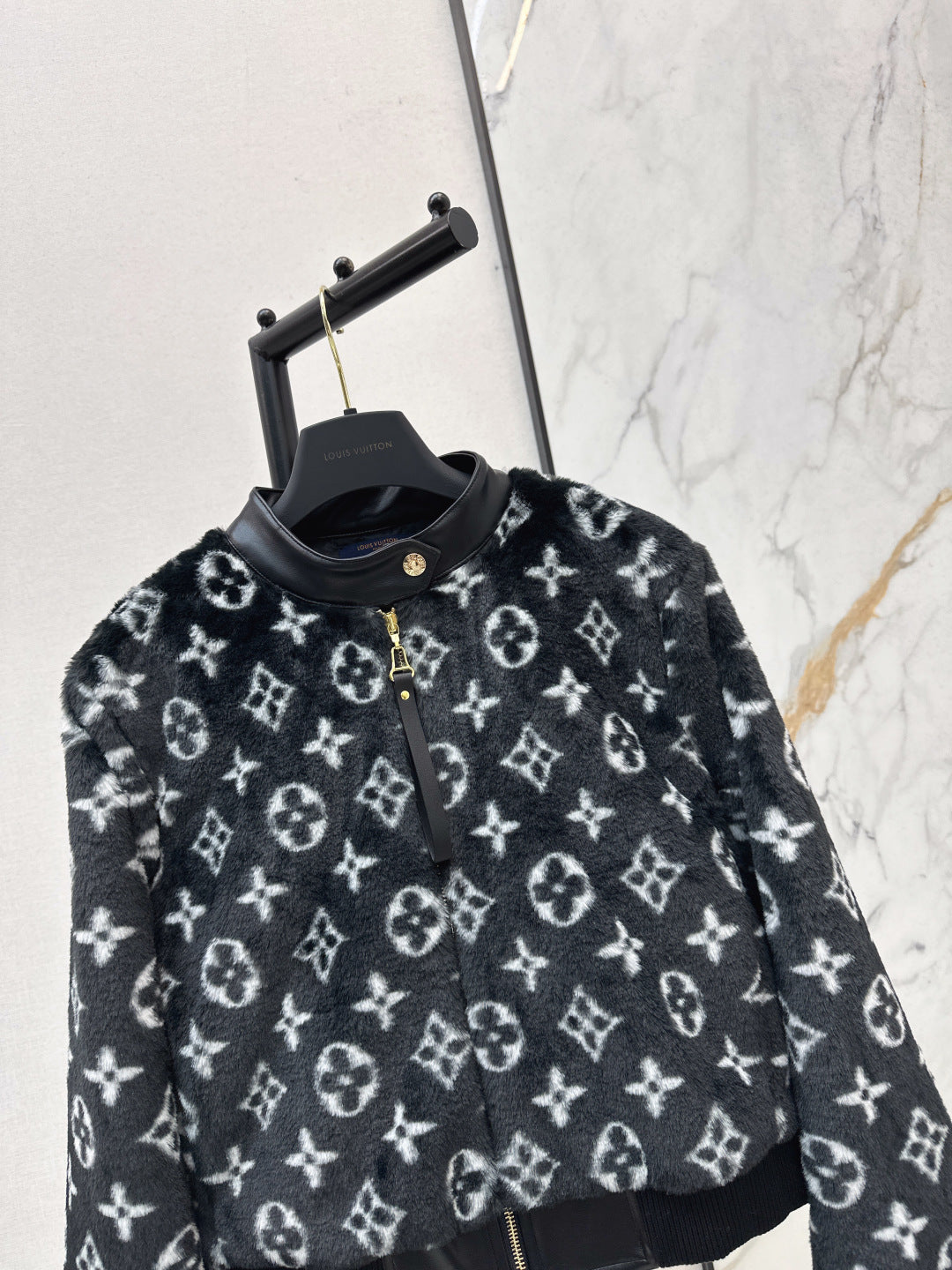 Loui 25fw fleece jacket