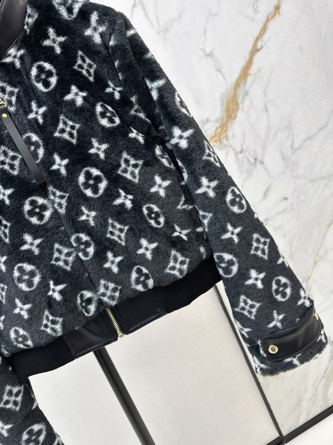 Loui 25fw fleece jacket