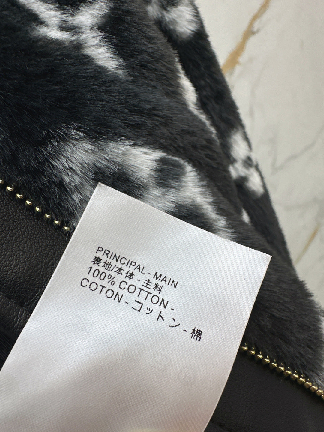 Loui 25fw fleece jacket