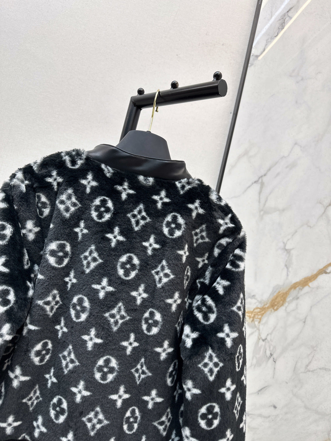 Loui 25fw fleece jacket