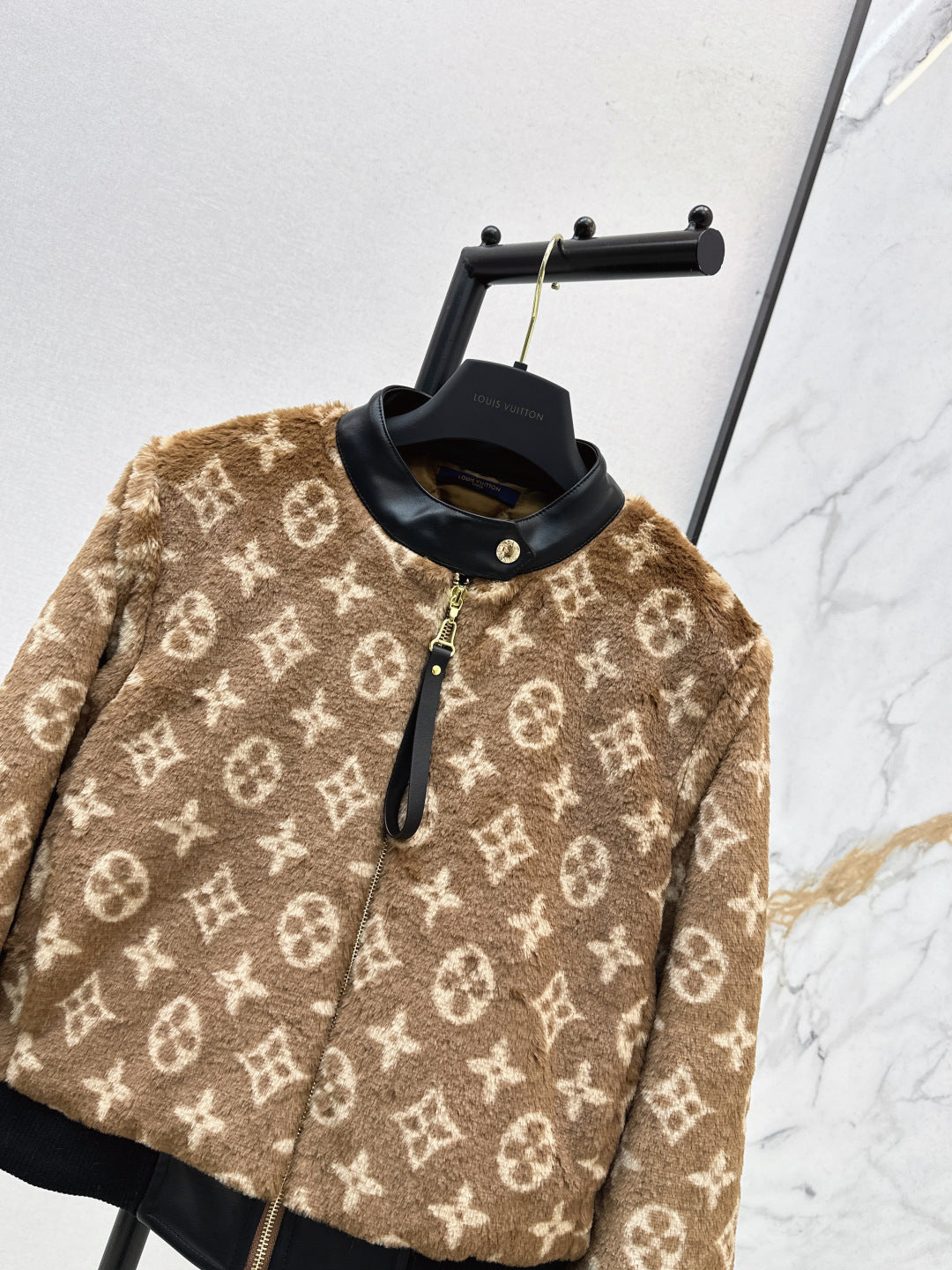 Loui 25fw fleece jacket