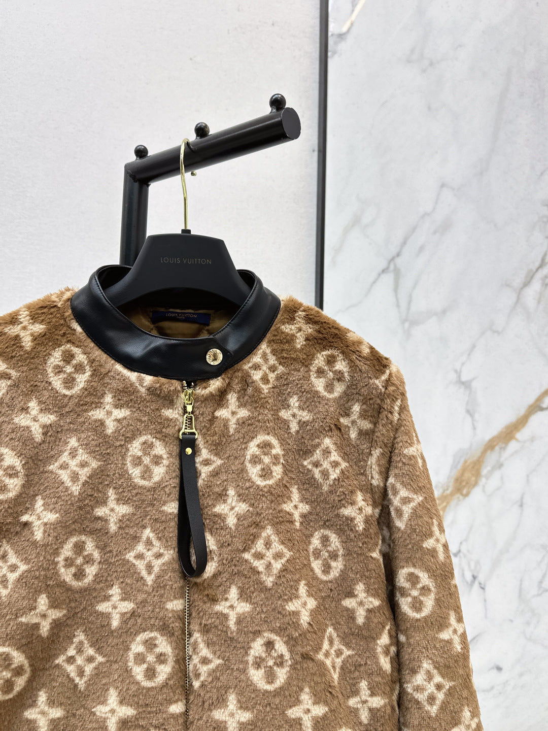 Loui 25fw fleece jacket