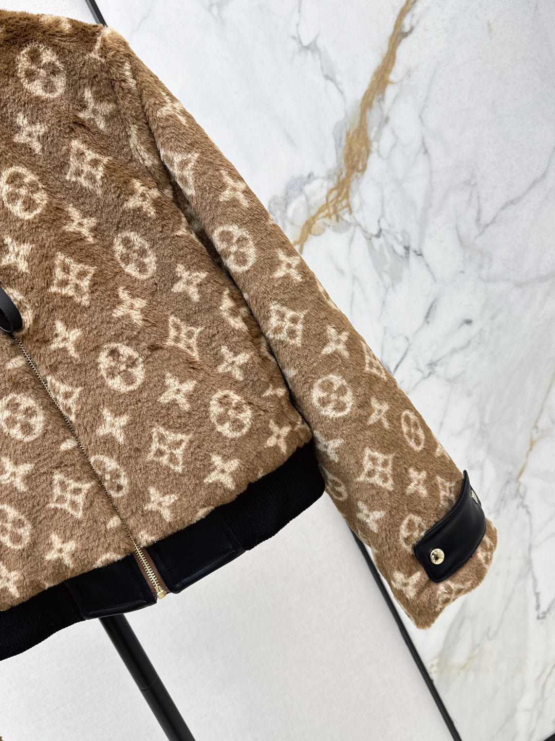 Loui 25fw fleece jacket