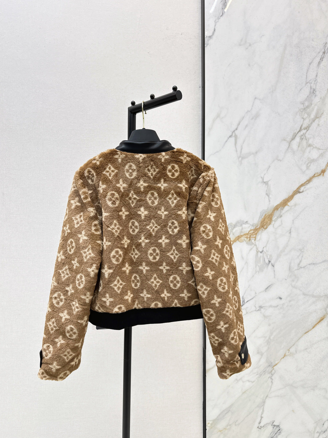 Loui 25fw fleece jacket