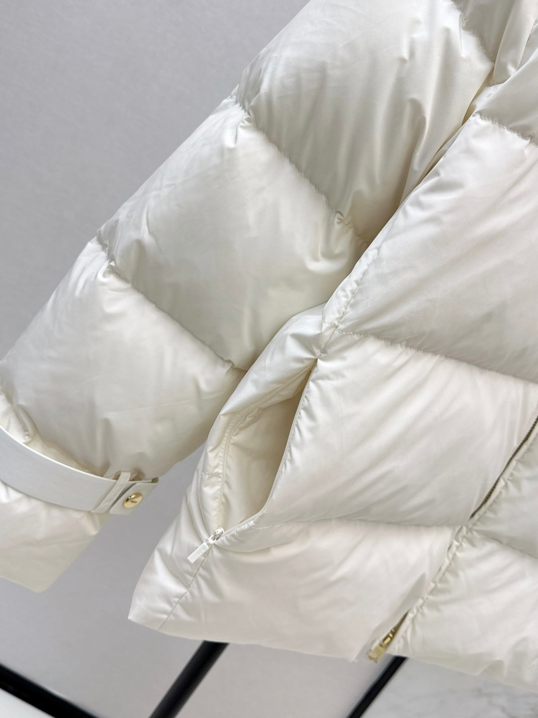 Fend 25fw down jacket