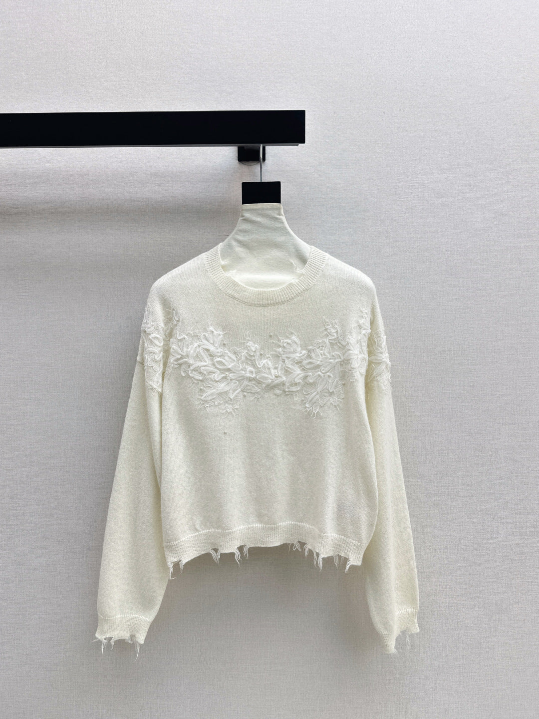 Es 25fw embroidery sweater