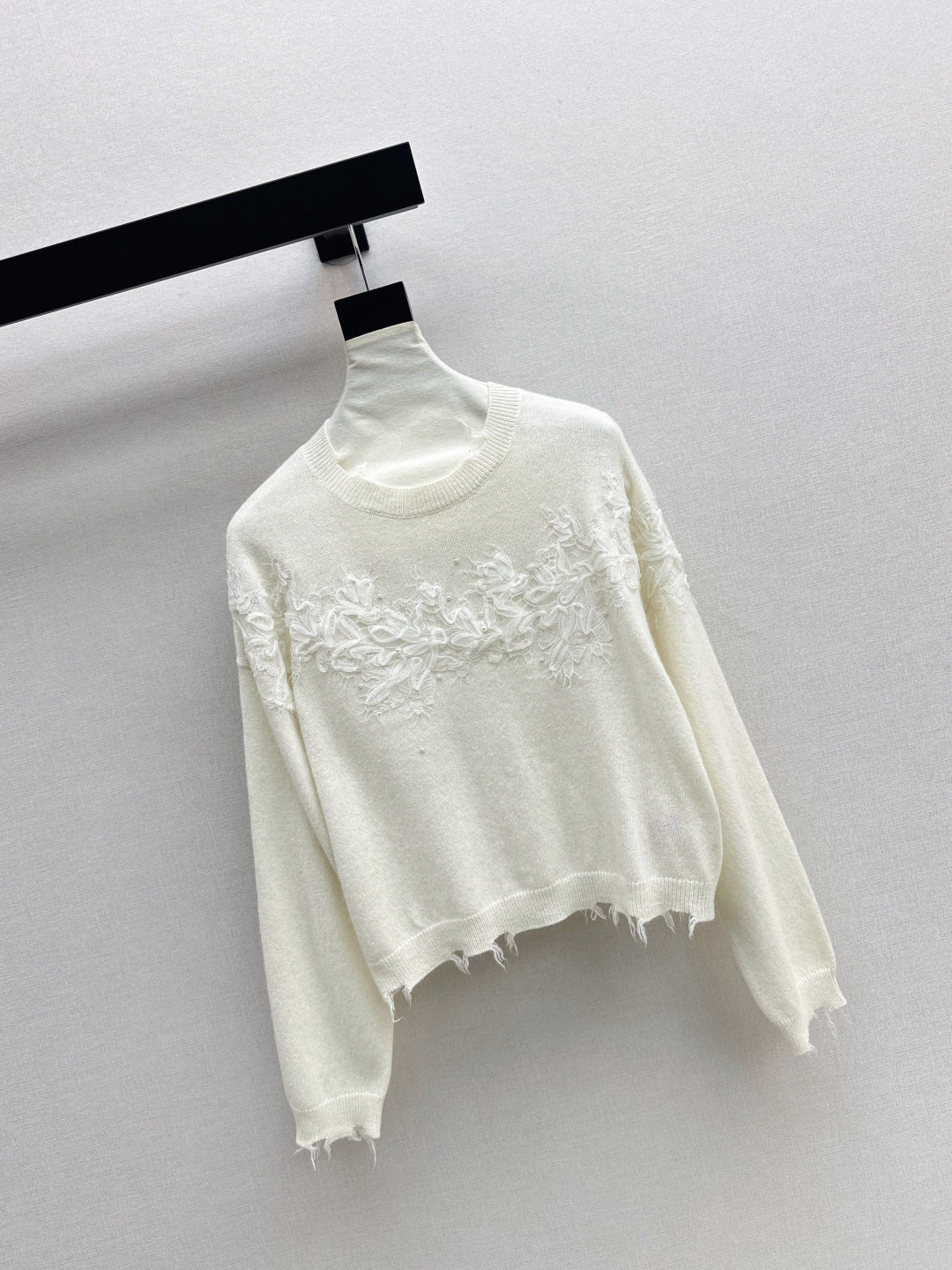 Es 25fw embroidery sweater