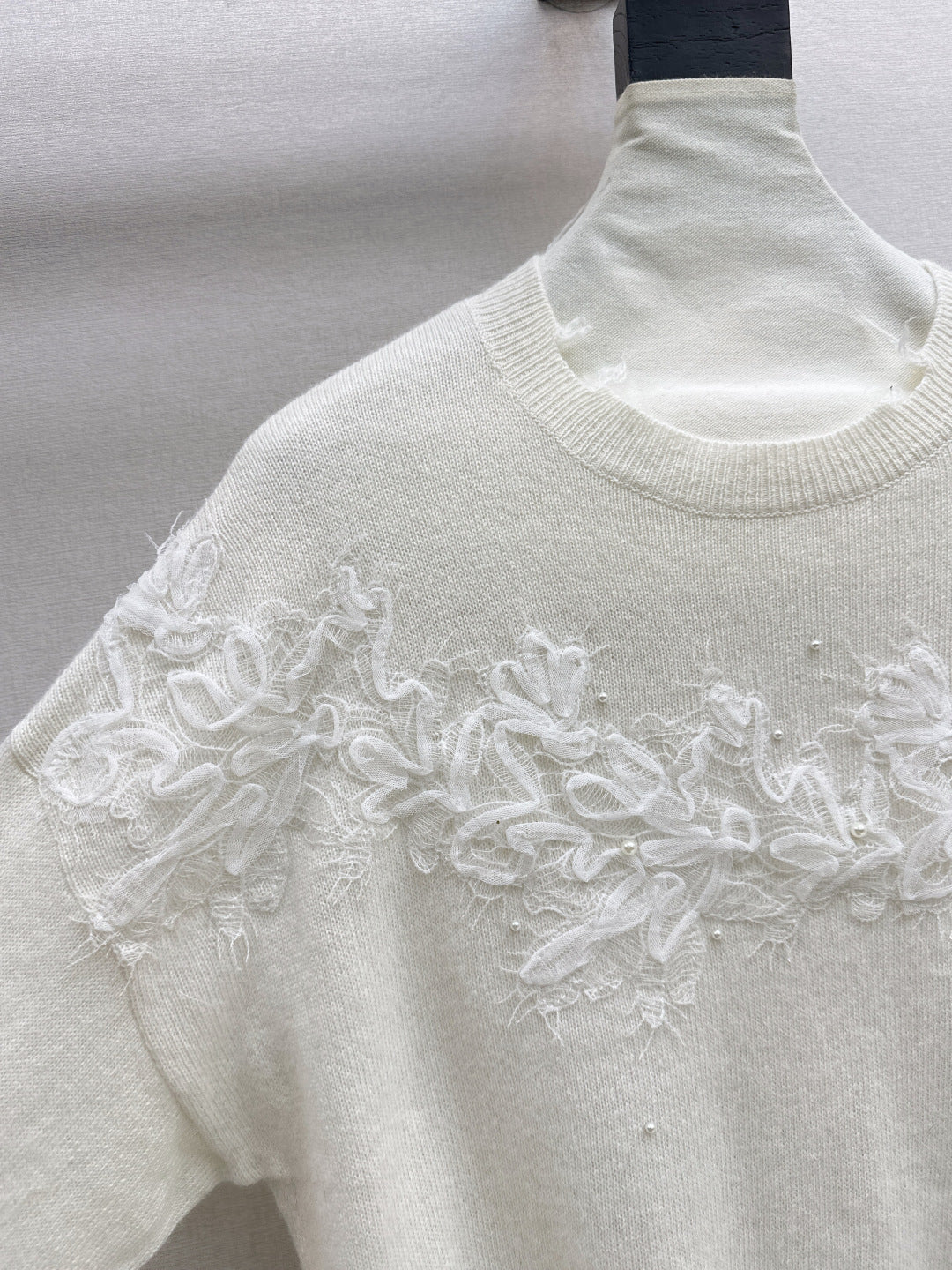 Es 25fw embroidery sweater