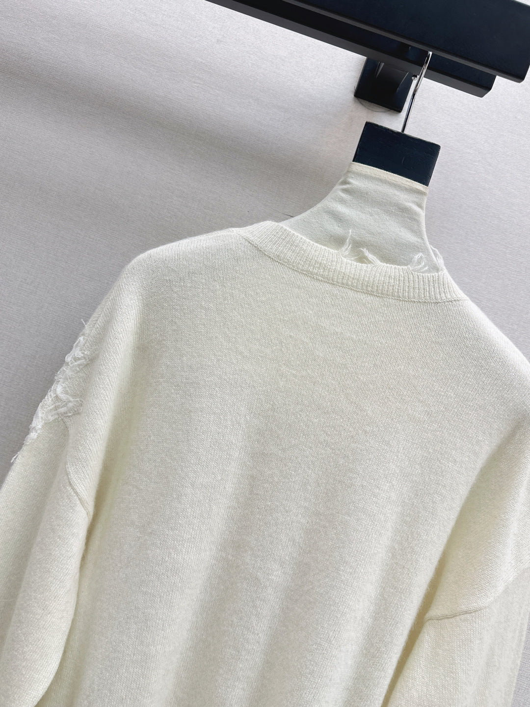 Es 25fw embroidery sweater