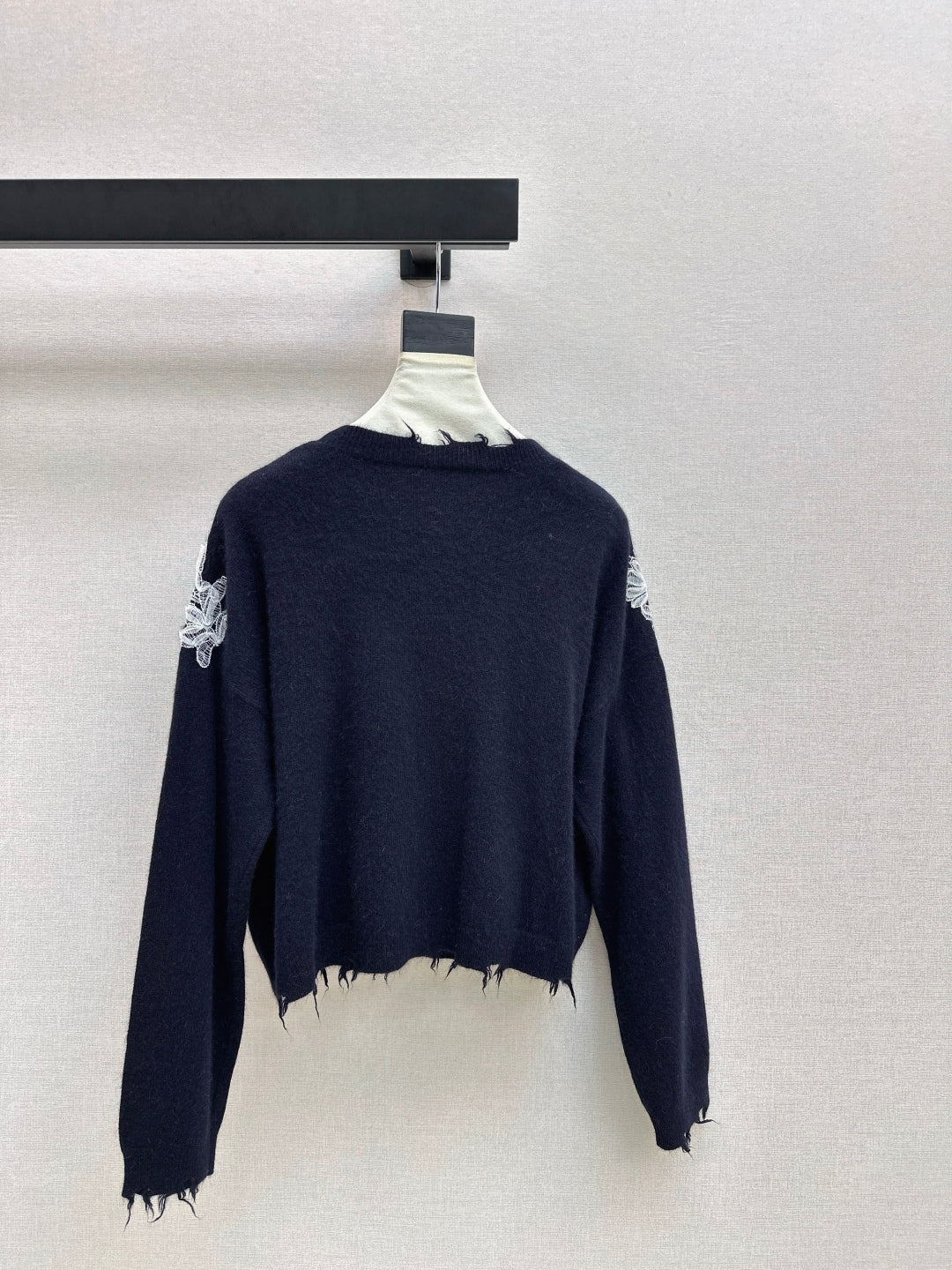 Es 25fw embroidery sweater