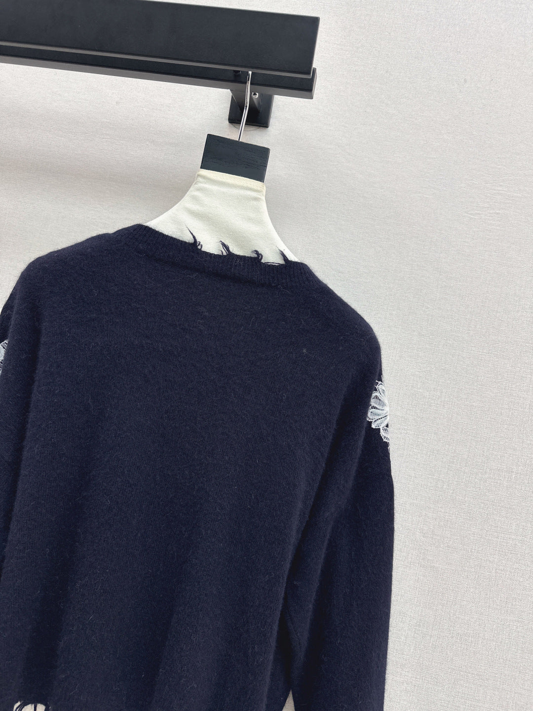Es 25fw embroidery sweater