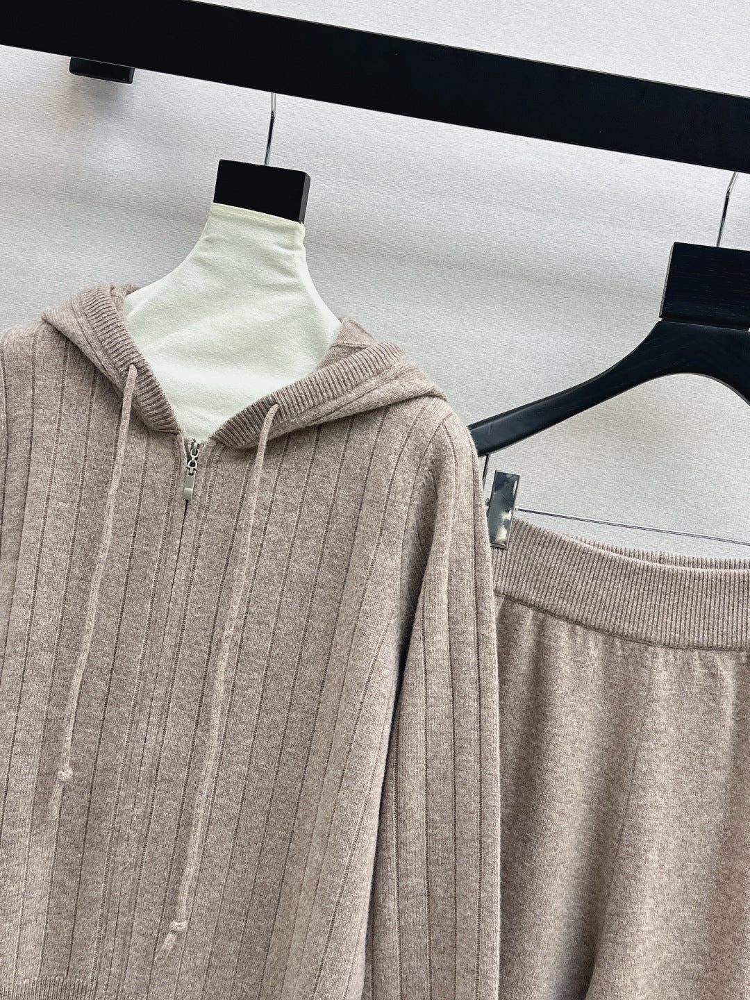 Loro 25fw knit cardigan pants set