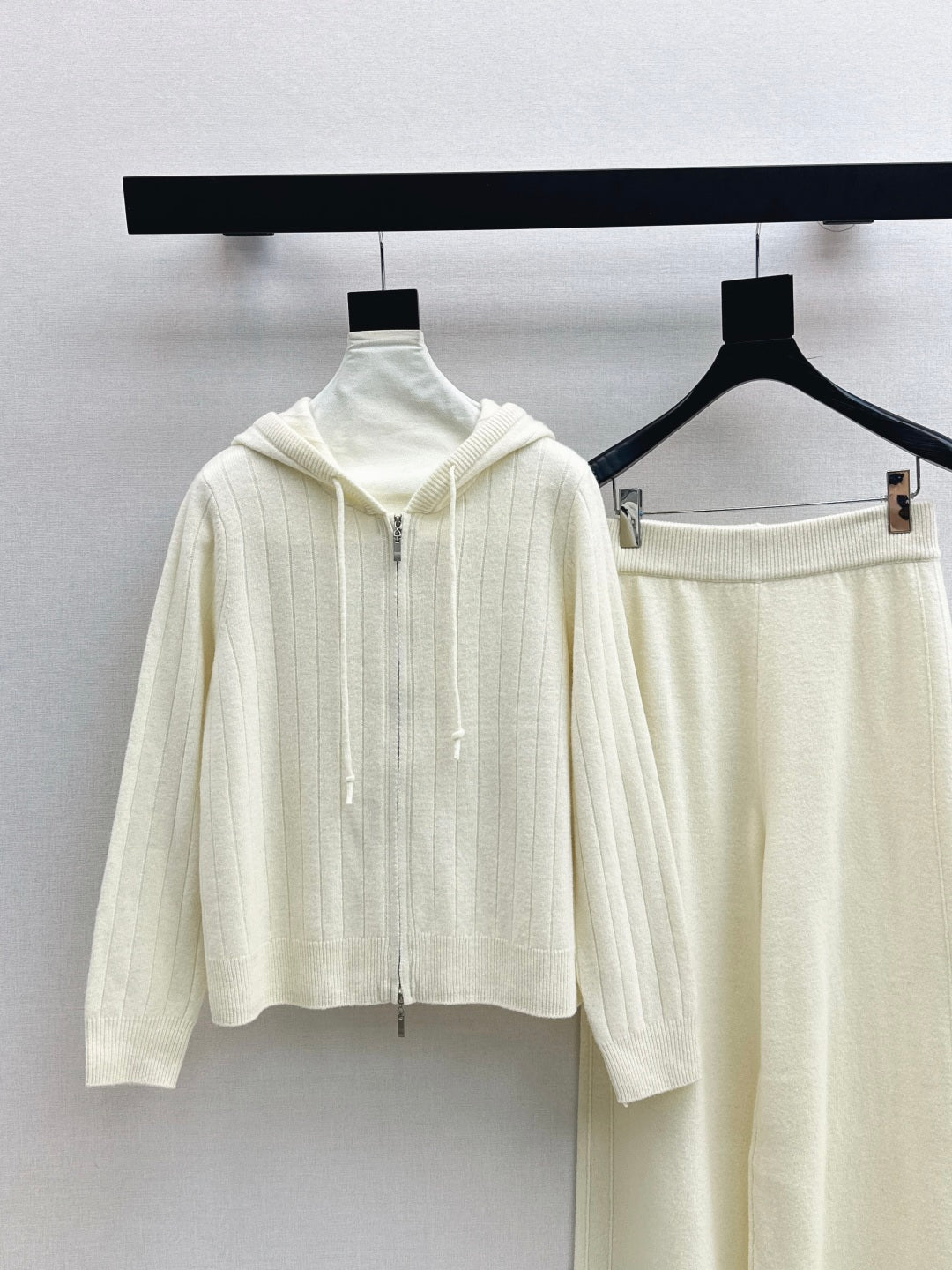 Loro 25fw knit cardigan pants set