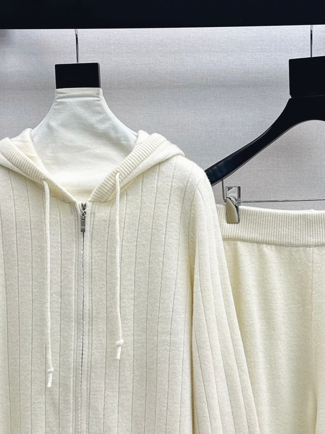 Loro 25fw knit cardigan pants set