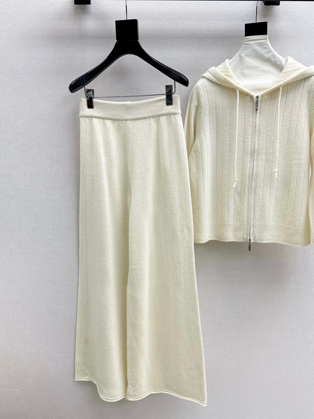 Loro 25fw knit cardigan pants set